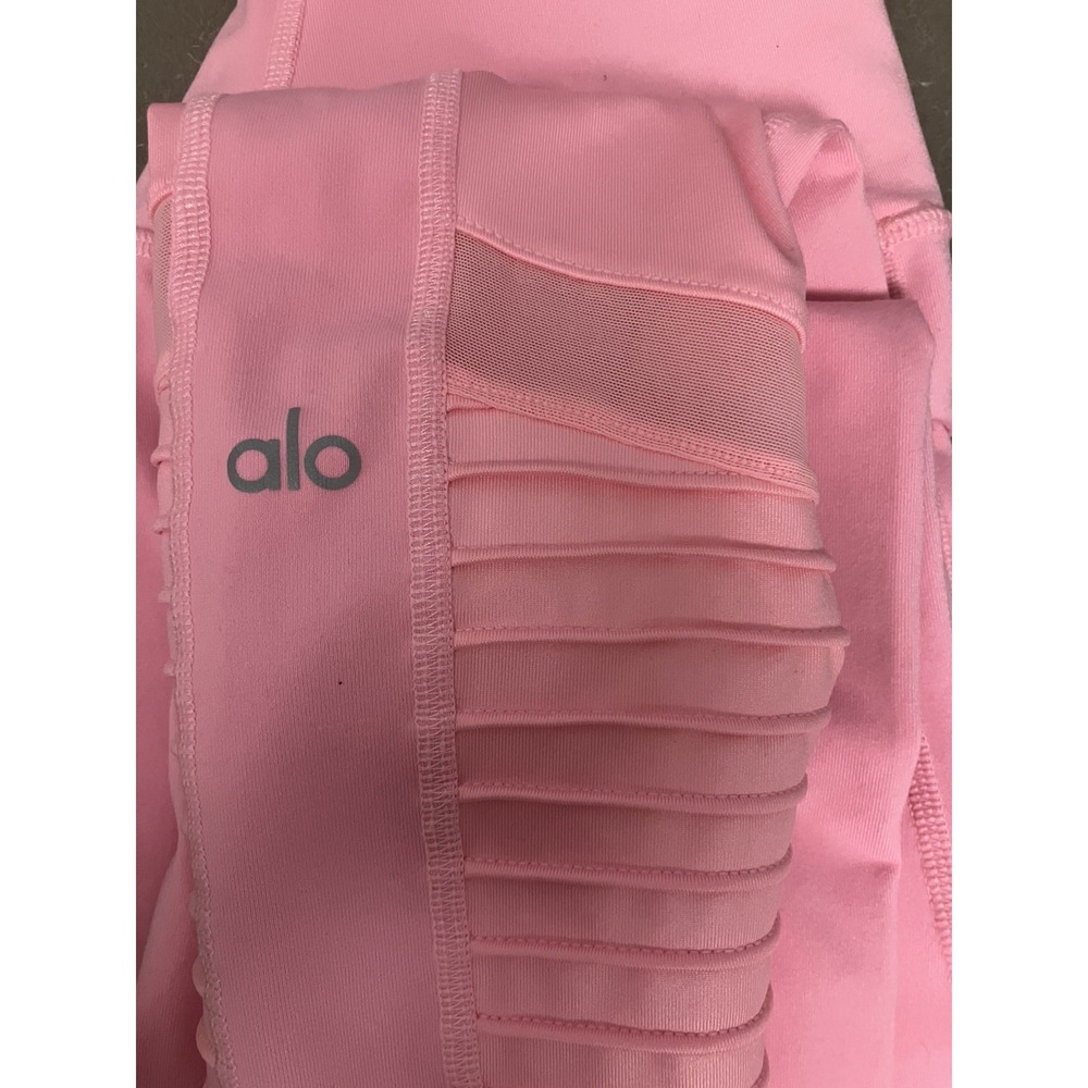 ALO YOGA MOTO ATHLETIC EXERCISE LOUNGING CASUAL LEGGINGS MACARON PINK SIZE SMALL - Picture 5 of 9